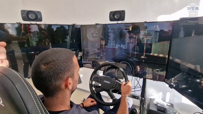 Професионалната гимназия по техника и технологии „Христо Ботев“ в Смолян има нов автосимулатор