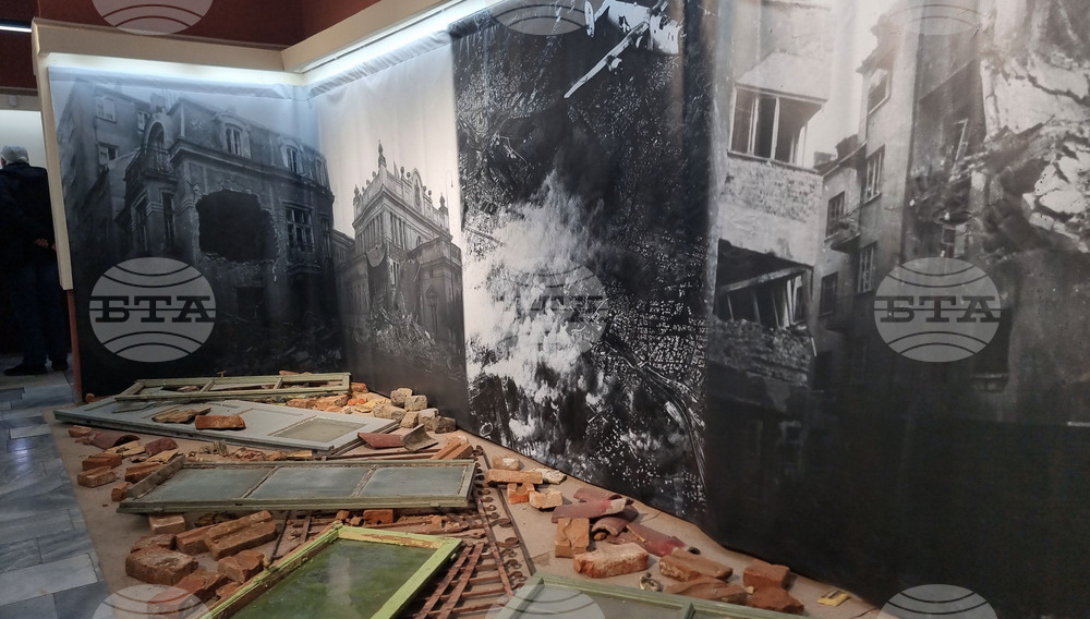 Добрич - Изложбата „Те браниха небето на България” - пилоти - изложба