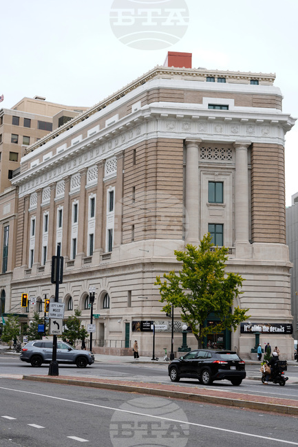 Louvre Museums Security vs Accessibility