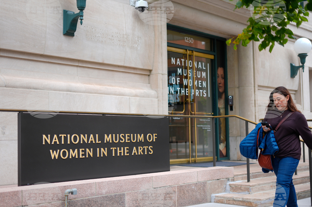 Louvre Museums Security vs Accessibility
