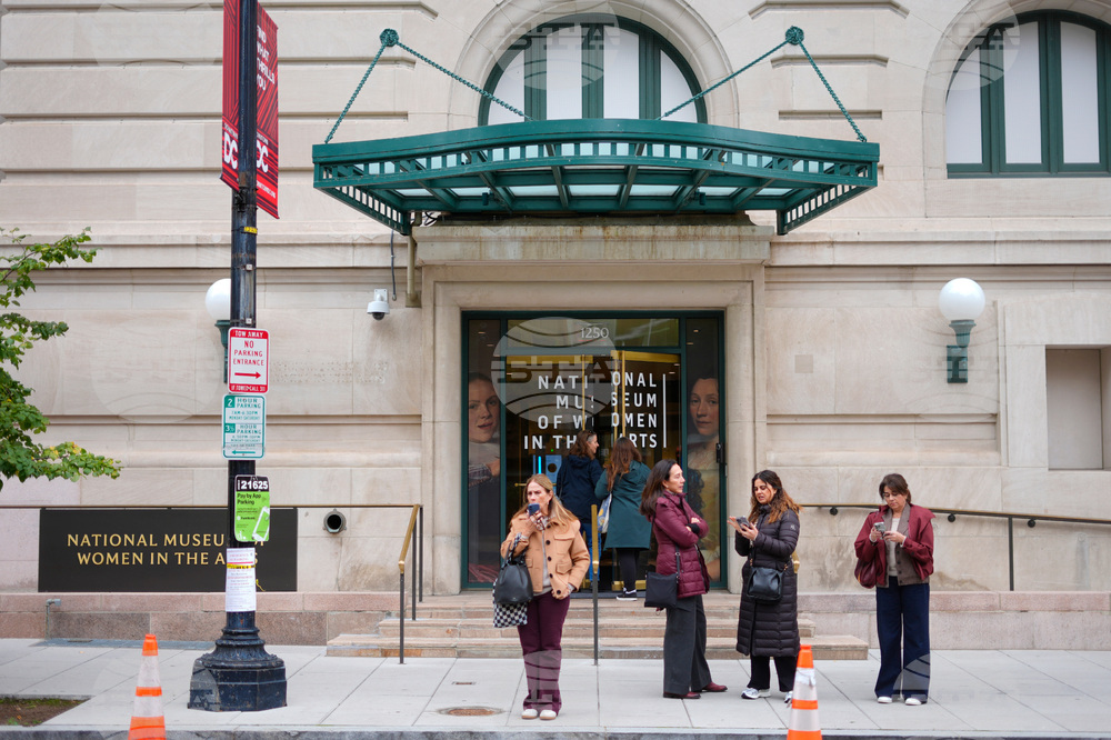 Louvre Museums Security vs Accessibility