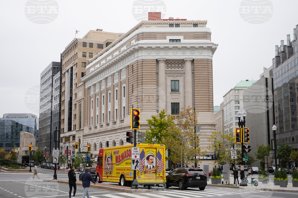 Louvre Museums Security vs Accessibility