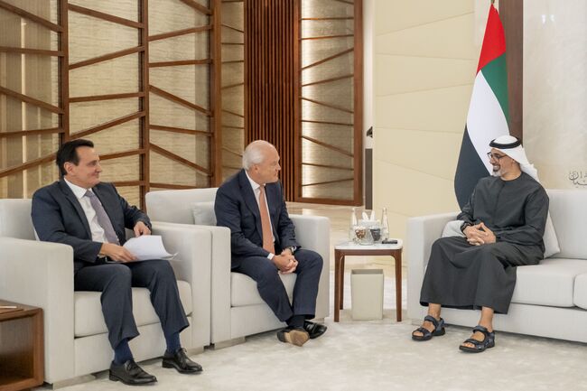 УАМ: Престолонаследникът и емир на Абу Даби се срещна с председателя и членовете на борда на директорите на компанията "Астра Зенека"