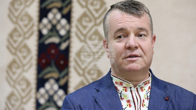 Бесарабските таланти са нашите деца и няма значение къде са, заяви пред БТА изпълнителят Илия Луков