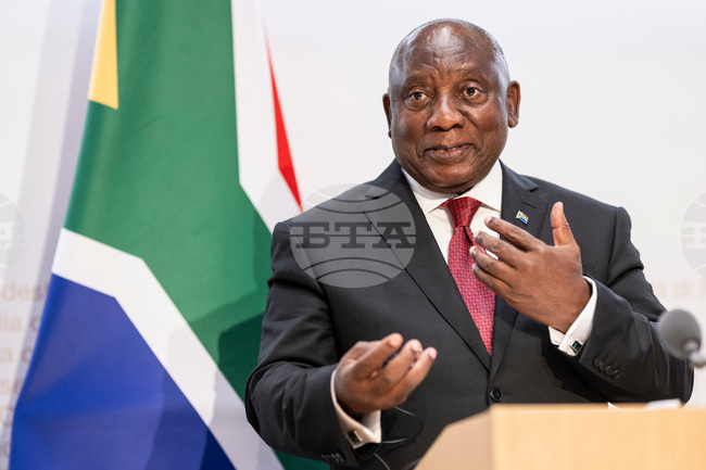 Южна Африка ще разследва как 17 души са били примамени да се сражават в Украйна