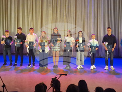 Търговище - деца и ученици с изявени дарби - церемония по награждаване