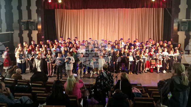 Общо 105 талантливи деца и ученици от Търговище бяха отличени в областите образование, изкуства и спорт 