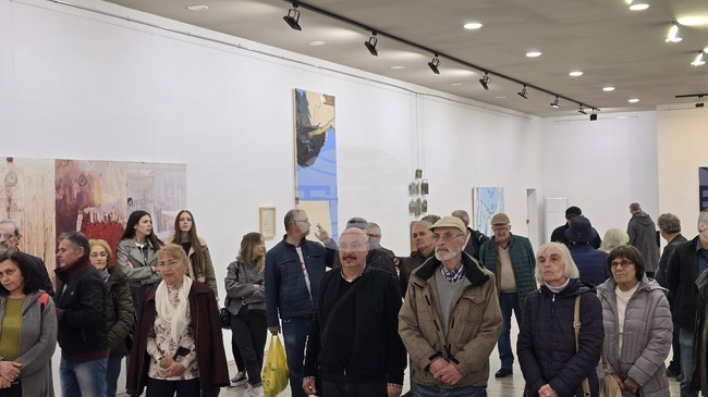 Арт център Плевен представи изложбата „10+“ 