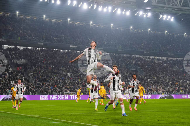 След повече от месец и половина пауза Ювентус отново спечели, Рома се изравни на върха в Серия "А" с Наполи