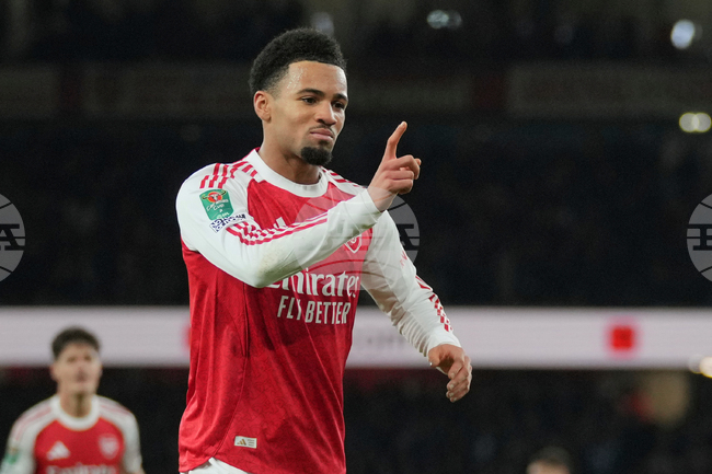 Олимпик Марсилия преговаря с Арсенал да привлече под наем английското крило Итън Нванери