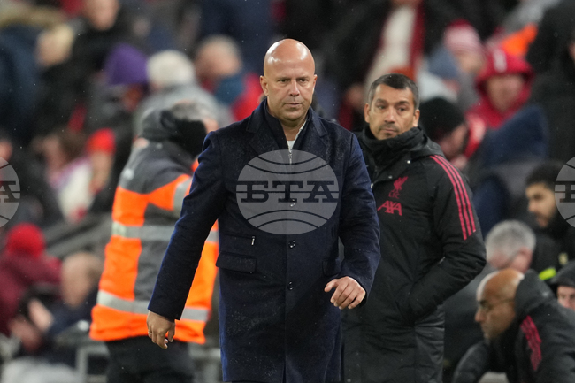 Мениджърът на Ливърпул Арне Слот защити решението си да направи съществени промени в състава за мача с Кристъл Палас