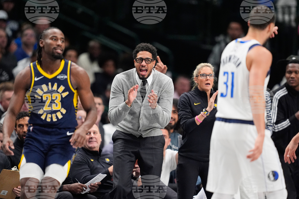 Pacers Mavericks Basketball