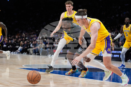 Lakers Timberwolves Basketball