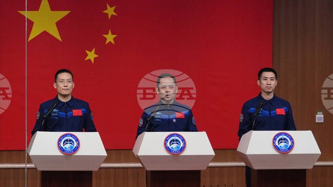 Китай изпраща най-младия си тайконавт в космоса 