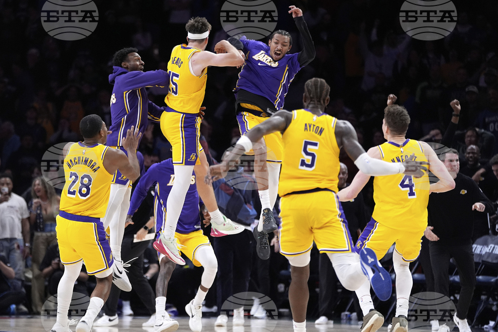 APTOPIX Lakers Timberwolves Basketball