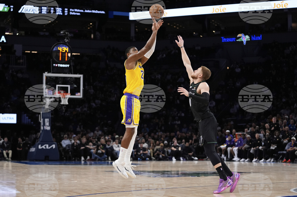 Lakers Timberwolves Basketball