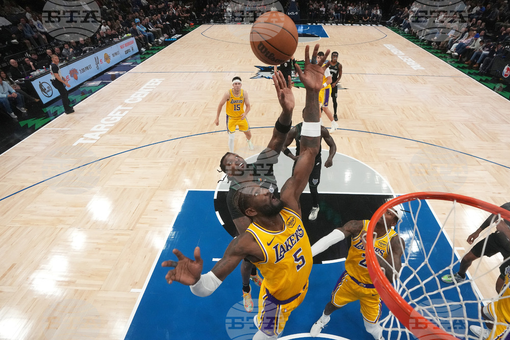 Lakers Timberwolves Basketball