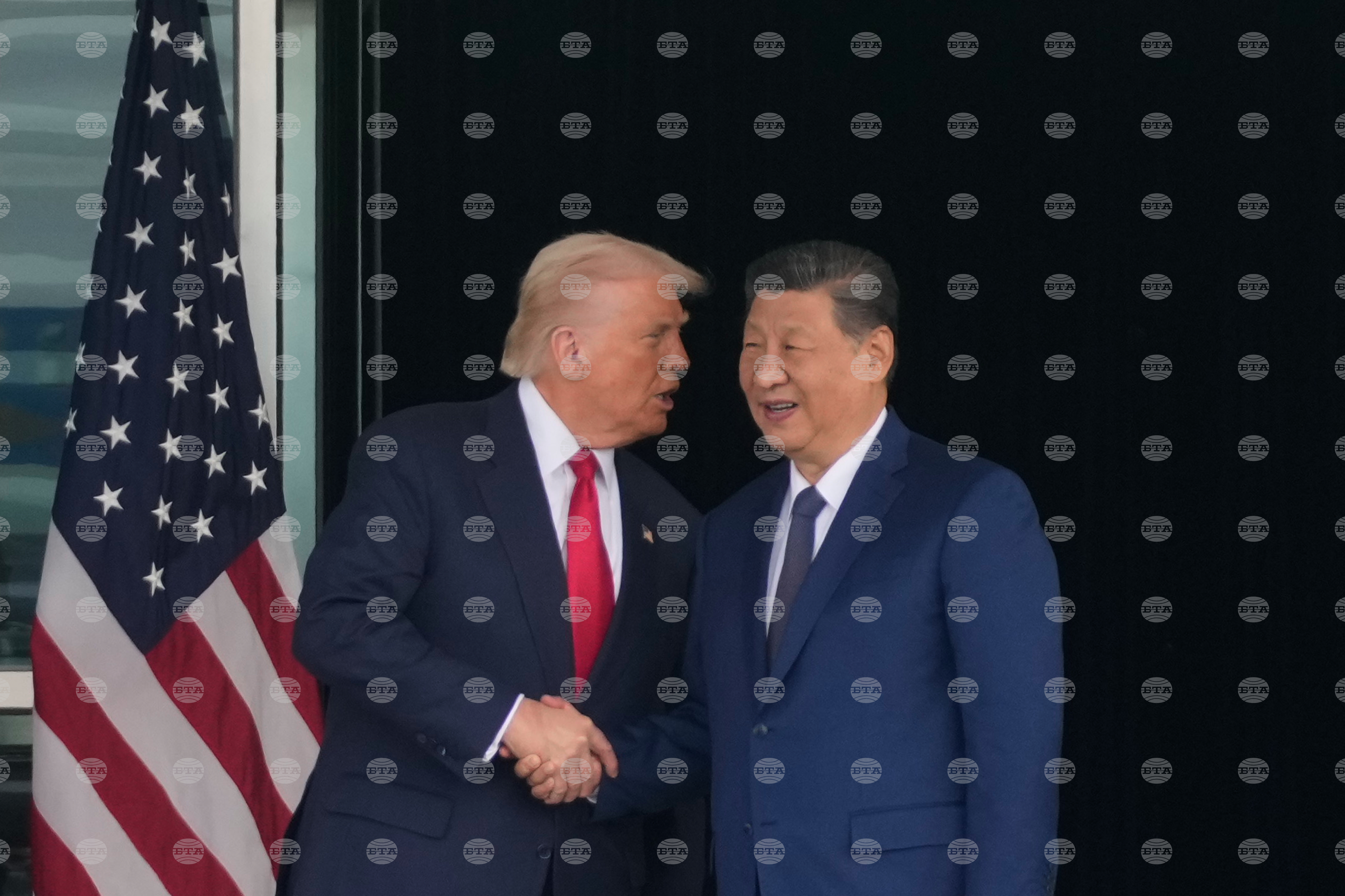 Китайският президент разговаря по телефона с Тръмп