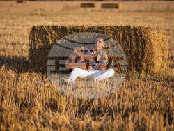 17-годишният певец Максим Ялнъзов пуска първи сингъл на английски език, снимка – екип Максим Ялнъзов 