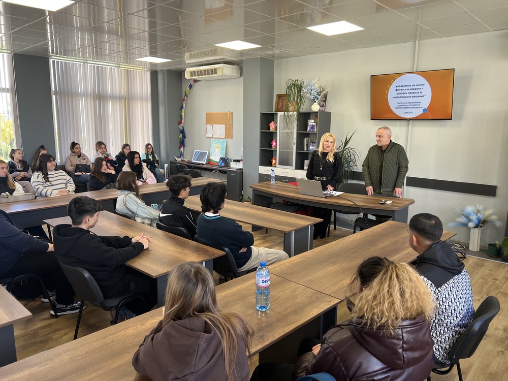 Съдебните изпълнители отново са в училищата: Започна националната кампания за управление на личните финанси за младежи