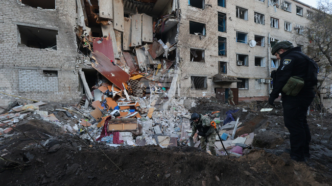 Руски атаки срещу енергийната инфраструктура ограничиха електроснабдяването в редица области в Украйна