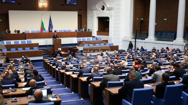 Parliament Temporarily Bans Exports of Petroleum Products to EU Member States