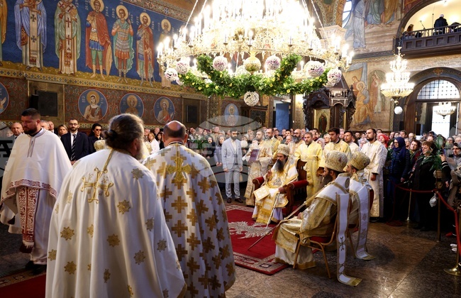 Празнуваме много почитания светец крал Стефан Милутин, който от 565 години присъства сред софиянци със своите свети мощи, каза патриарх Даниил