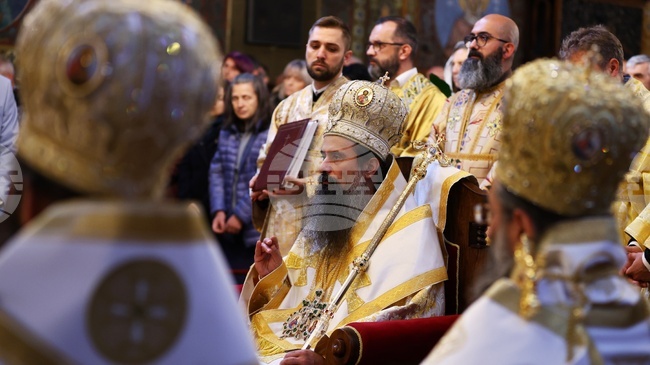 Патриарх Даниил отслужва литургия в катедралата "Св. великомъченица Неделя", в деня, в който църквата почита св. крал Стефан Милутин 