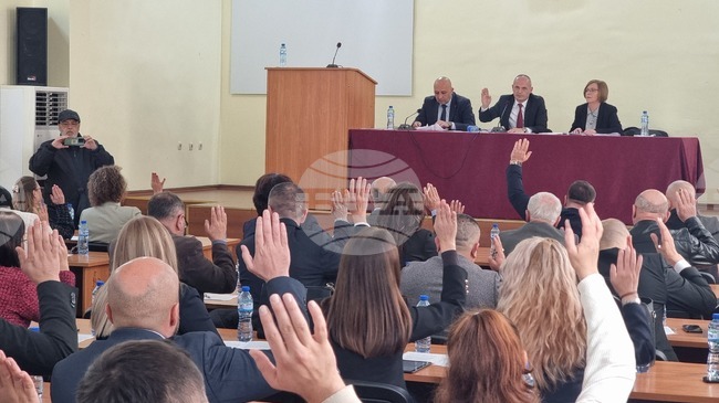 Община Кърджали ще дофинансира с близо 390 хиляди лева осем училища с поднормативни паралелки