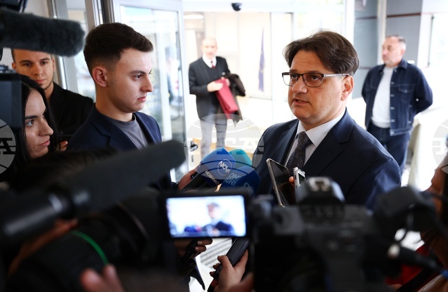 Мариан Бачев каза, че не знаел за проблем с помещение, наето в столично читалище от театрална школа „Аркадия Фюжън Арт"