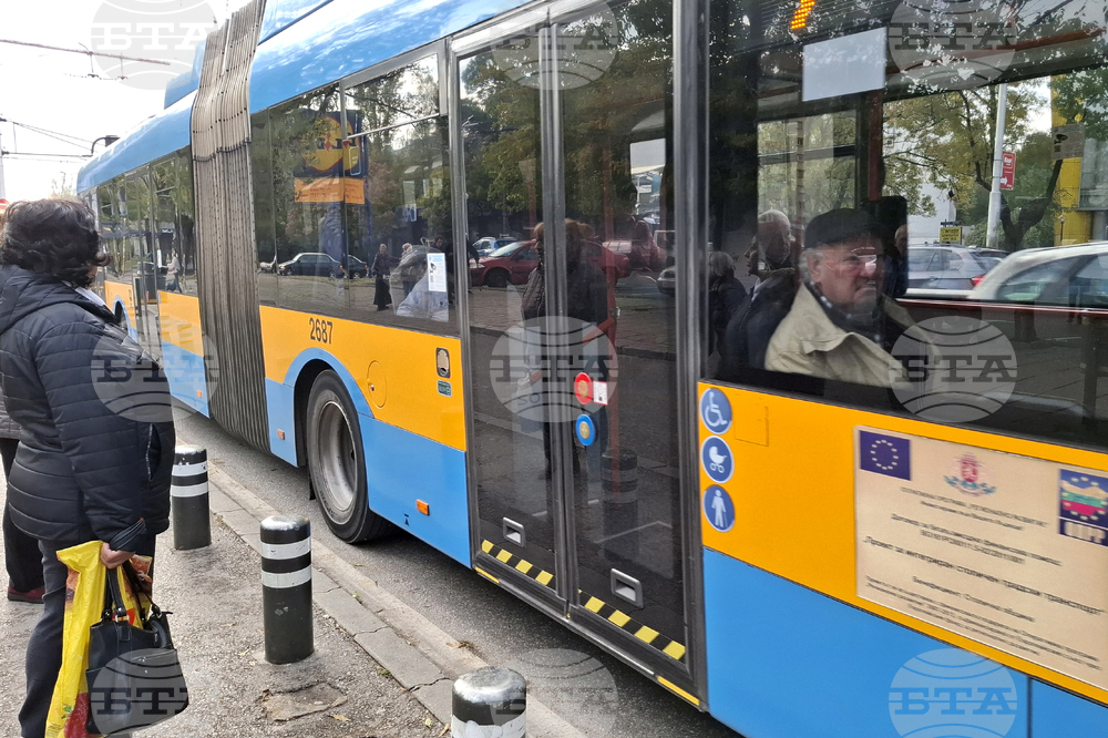 Столичната община въвежда "зелен билет" на цена един лев от днес до понеделник за градския транспорт