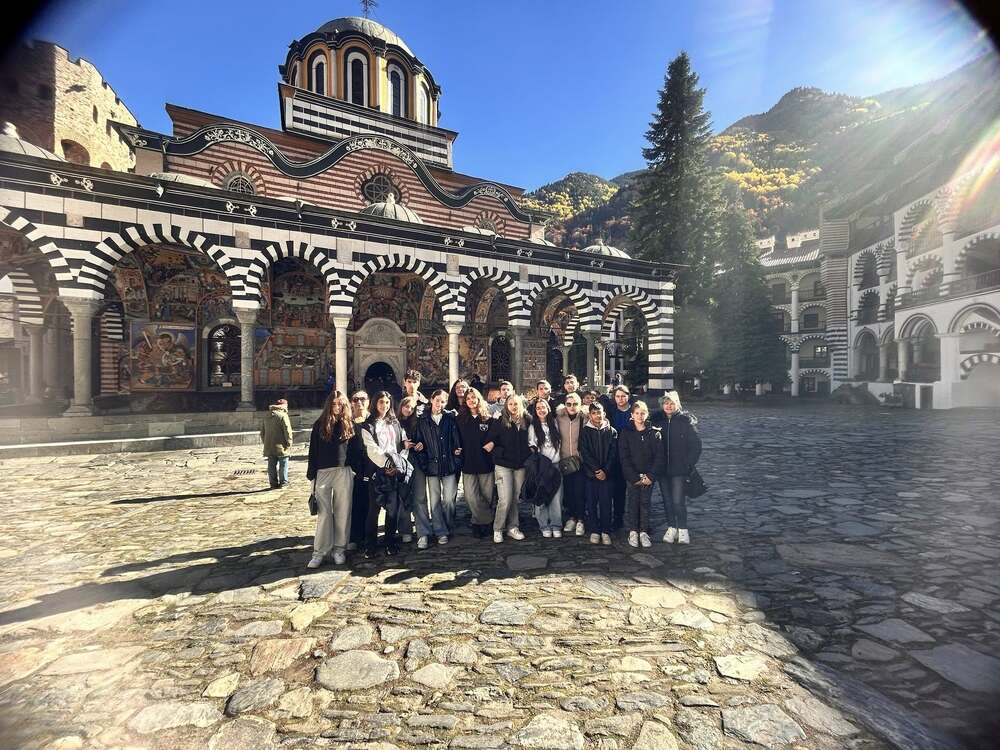 Възпитаници на училище „Д-р Петър Берон“ в Ларнака, Кипър, посетиха България