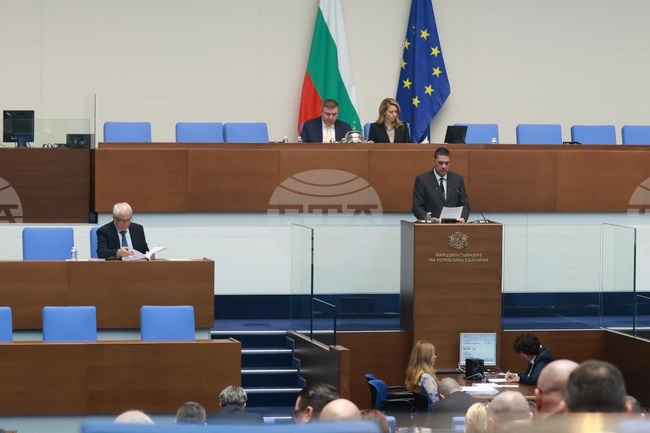 Парламентът увеличи с две години пределната възраст за служба на военнослужещите, неупражнили правото си на пенсия 