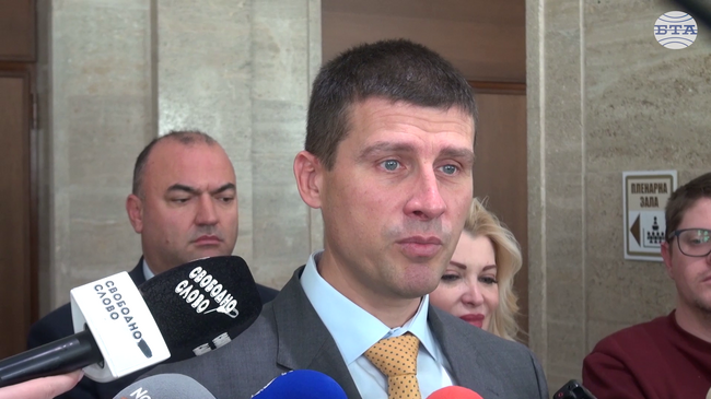 Лидерът на „Величие“ Ивелин Михайлов каза, че Бойко Борисов финансира и организира локалите и младежите с агресивно поведение