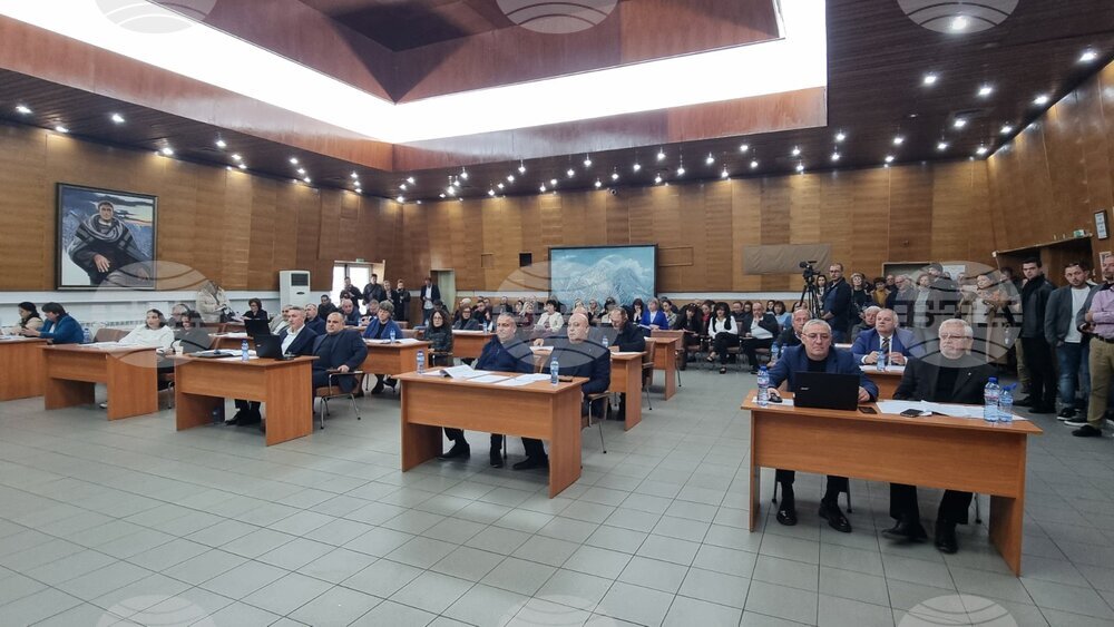 Общинският съвет в Карлово реши да започне процедурата за промяна на статута на имота, върху който се предвижда да бъде изграден завод за барут в землището на село Кърнаре