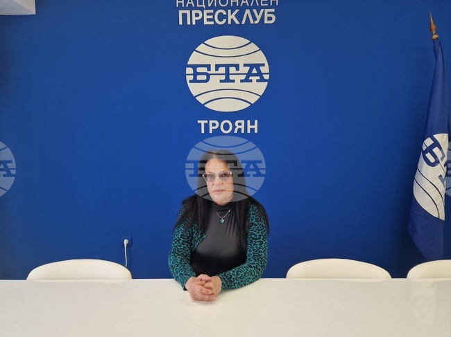 Троянската вокална студия „Усмивка“ празнува половинвековен юбилей с концерт и изложба