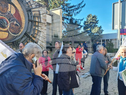 Карлово - Общински съвет - заседание - протест