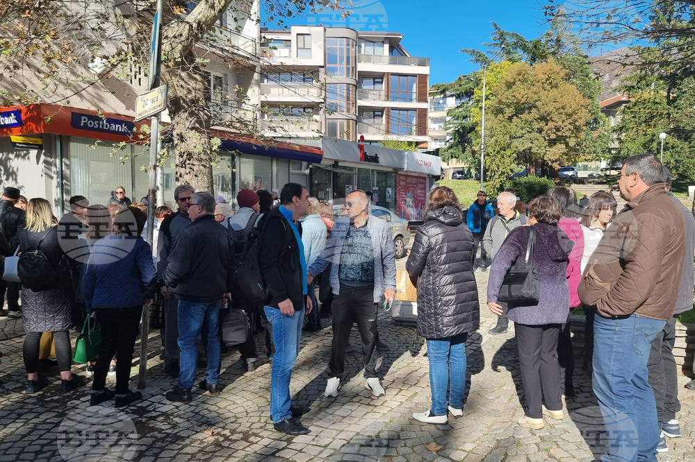 Карлово - Общински съвет - заседание - протест