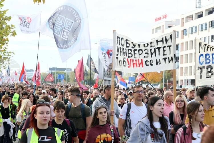 Students Set Off on Foot from Belgrade to Mark Anniversary of Novi Sad Railway Station Accident