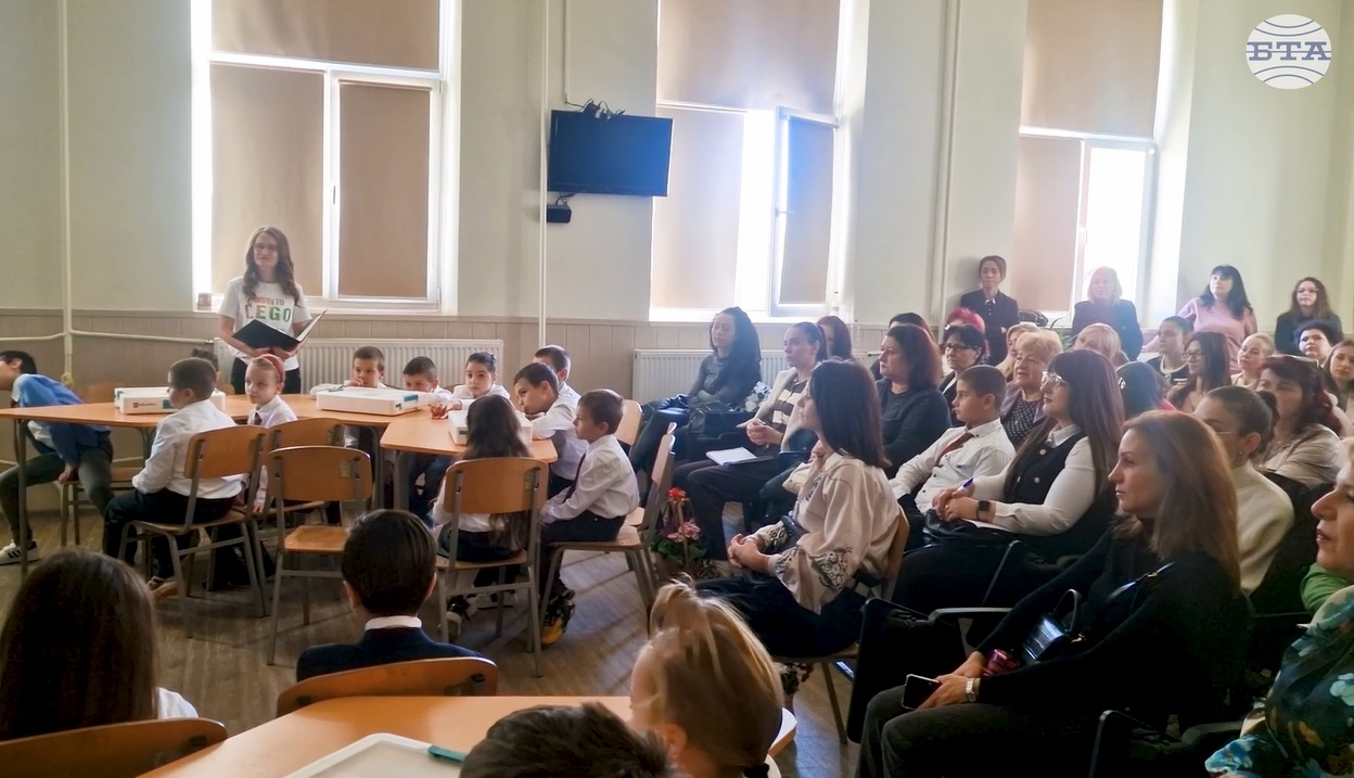 Основно училище „Проф. Иван Батаклиев“ в Пазарджик отбеляза патронния си празник