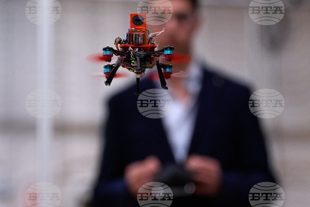 Малък дрон е паднал във военна база в Полша, съобщи полската военна полиция