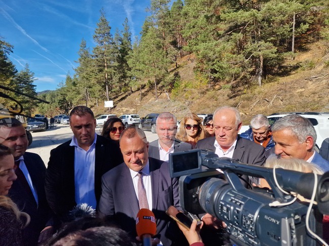 Над 51 млн. лева ще се инвестират в основен ремонт на пътя Рудозем - Смолян, който ще даде възможност за развитие на региона, каза министър Иван Иванов 