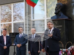 Украйна - Измаил - обновен паметник на Христо Ботев - откриване