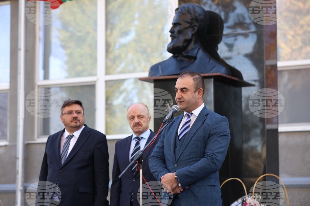 Украйна - Измаил - обновен паметник на Христо Ботев - откриване