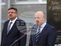 Украйна - Измаил - обновен паметник на Христо Ботев - откриване