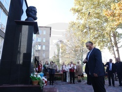 Украйна - Измаил - обновен паметник на Христо Ботев - откриване