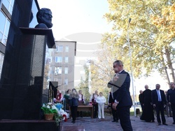 Украйна - Измаил - обновен паметник на Христо Ботев - откриване