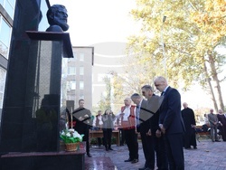 Украйна - Измаил - обновен паметник на Христо Ботев - откриване