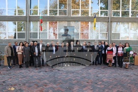 Украйна - Измаил - обновен паметник на Христо Ботев - откриване