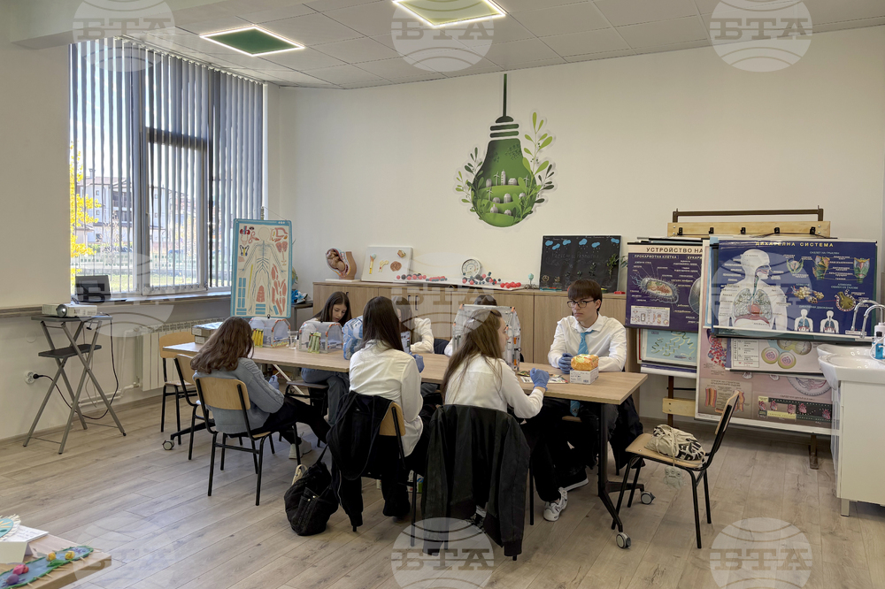 Самоков - Средно училище „Отец Паисий“ - СТЕМ-център - откриване